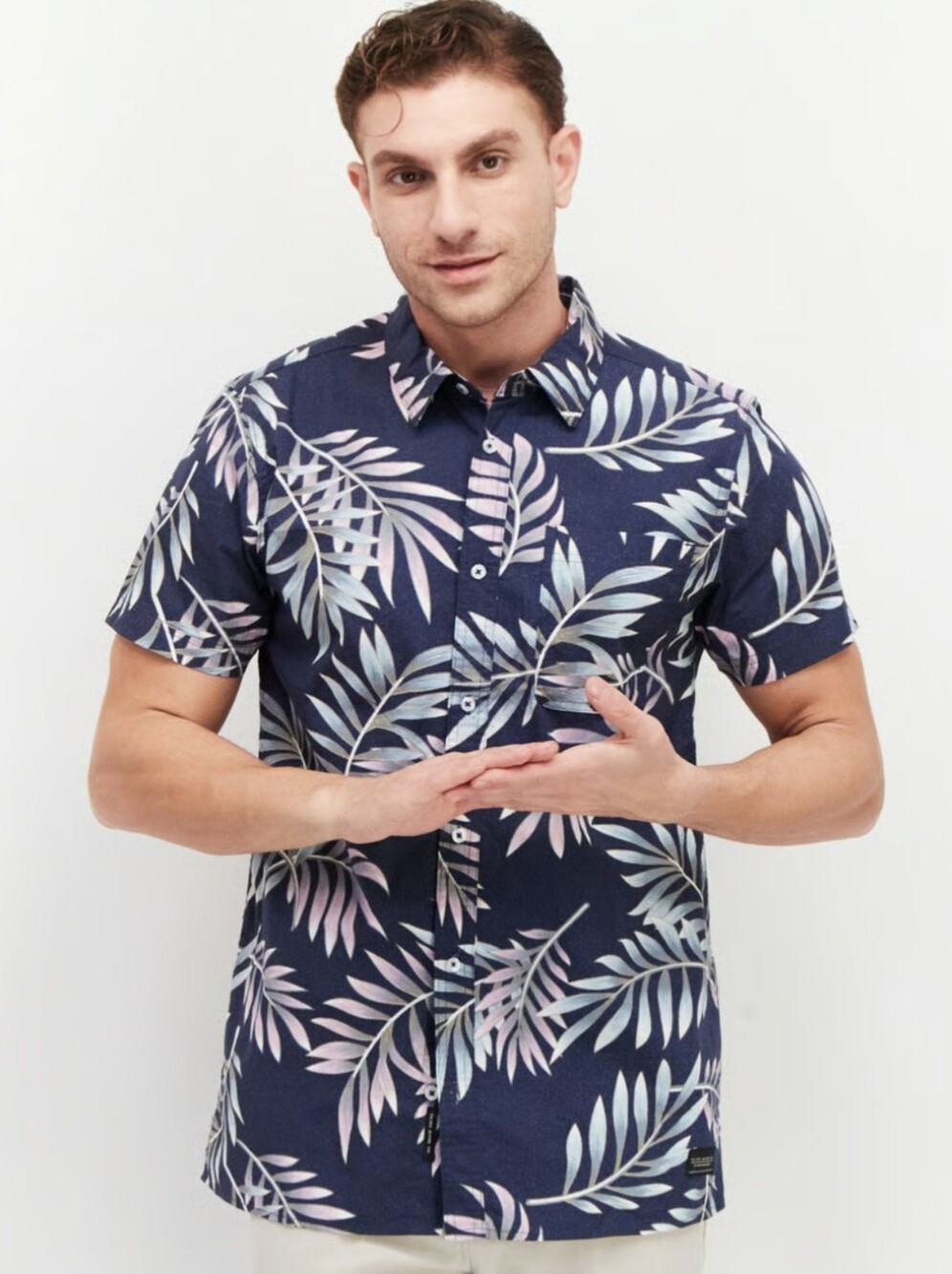 SILVER JEANS | Men's Navy Tropical Leaf Print Short Sleeve Button-Down Shirt